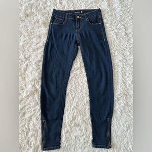 Blue Skinny Jeans with Tapered Legs